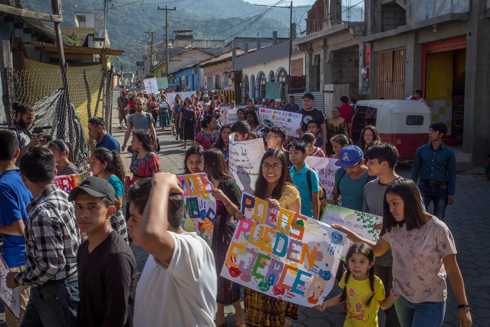 caminataporlaeducacin14